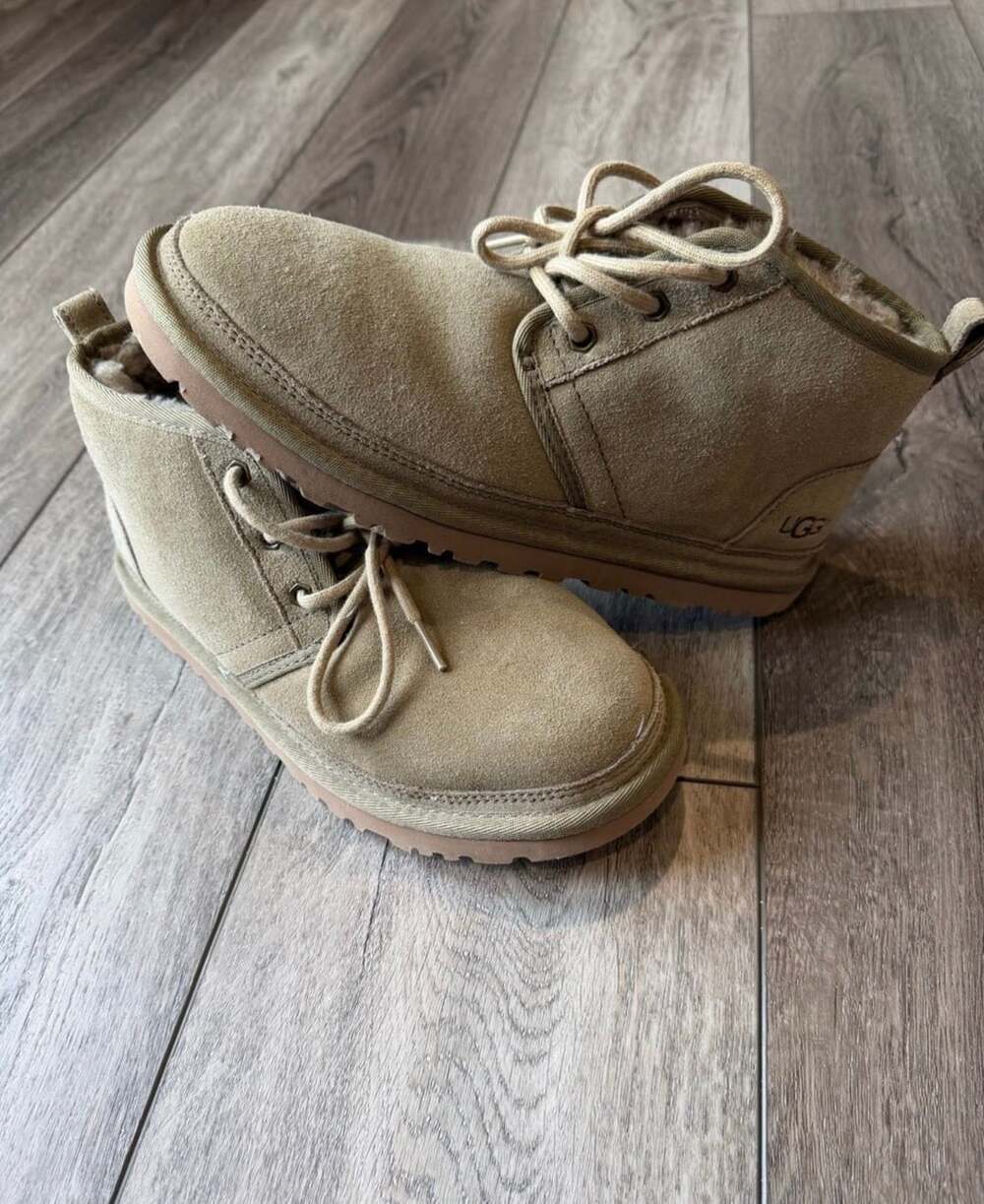 UGG Neumel Size 8 Olive Suede Chukka Boots